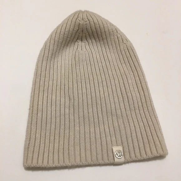 1.Lululemon Wool Be Cozy Toque Merino Wool - Picture 3 of 9